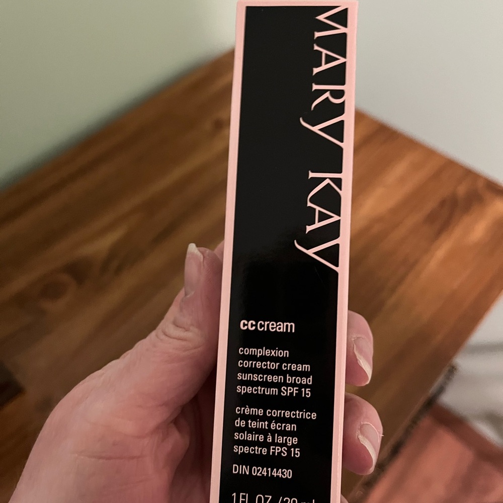 Mary Kay CC Cream - Very Light - NWT